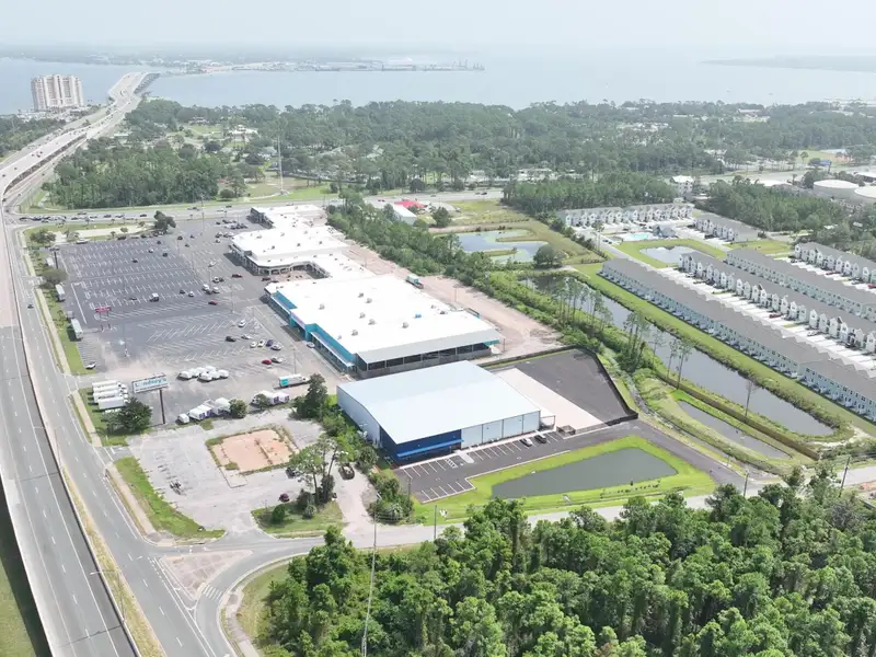 Prime Commercial Lease Opportunity in Bay County - 77,596 Sf Building with Flexible Uses