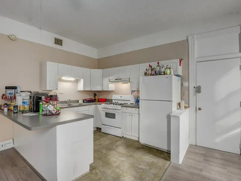 Mixed-use Investment Property with Cafe and Apartments in Bellevue