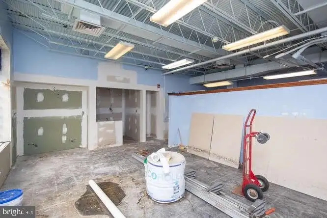 Versatile 6,000 Sq Ft Commercial Space in Prime Location with Parking Potential
