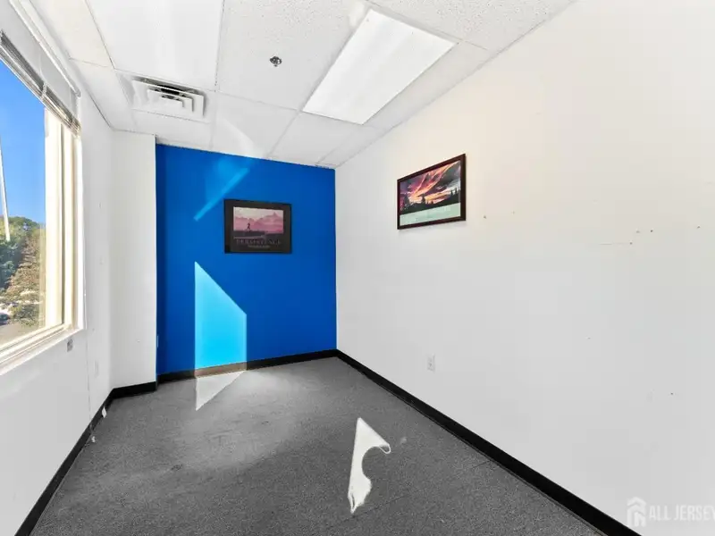 Prime 3,900 Sf Office Space for Lease in Middlesex County's Professional Complex