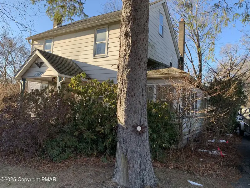 Prime 2-acre Commercial Property with 3-bedroom Home in High Traffic Area