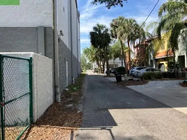 Developed Parking Lot for Sale in Soho District - 18 Spaces, Pd Zoning