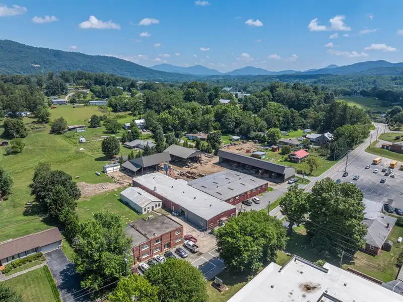 Mixed-use Industrial Property with Office, Storage, and Apartments in Bethel, Nc
