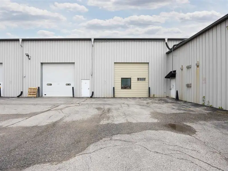 Warehouse Bay for Lease at 2000 James St, Near Coralville Strip