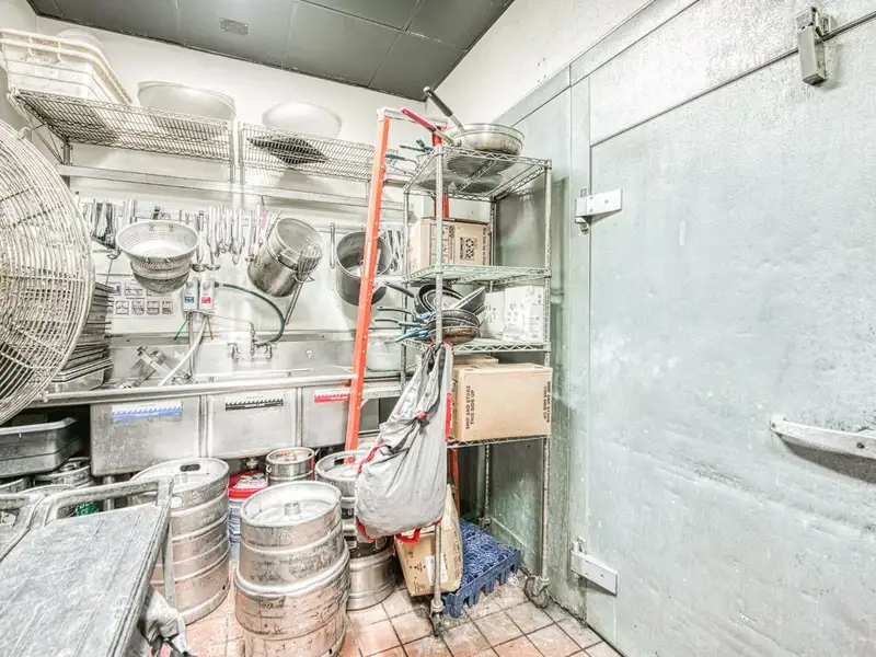 Restaurant Location for Sale with Equipment, Lease Transfer, and License in Palm & Nees Ave