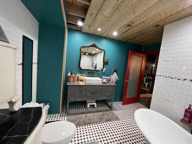 Versatile Mixed-use Property with Office Space and Storage in Residential Area