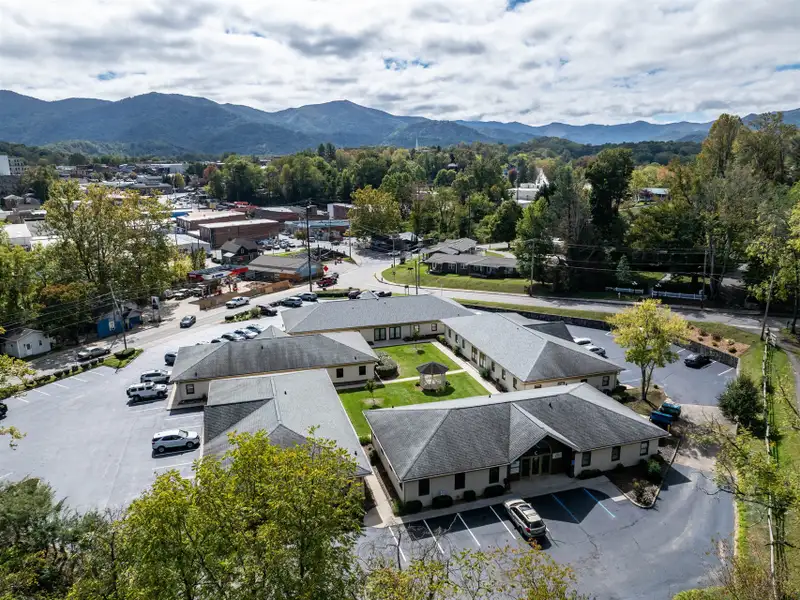 Fully Leased Business Park in Prime Waynesville Location with Ample Parking and Modern Amenities