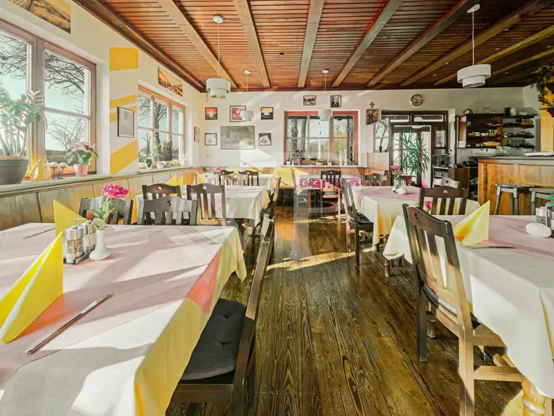 Versatile Residential and Commercial Building with Restaurant in Münchsmünster