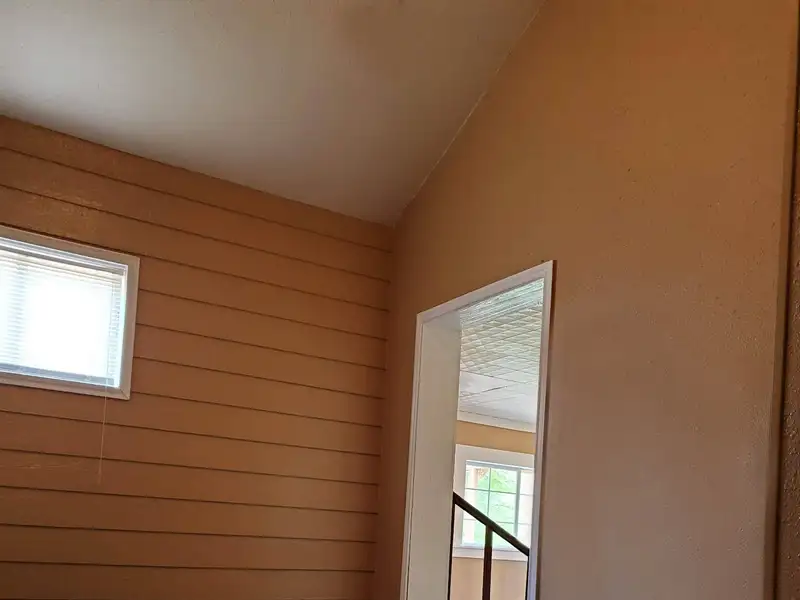 Income-producing Duplex in Ingram, Tx with Positive Cash Flow and Privacy Fencing