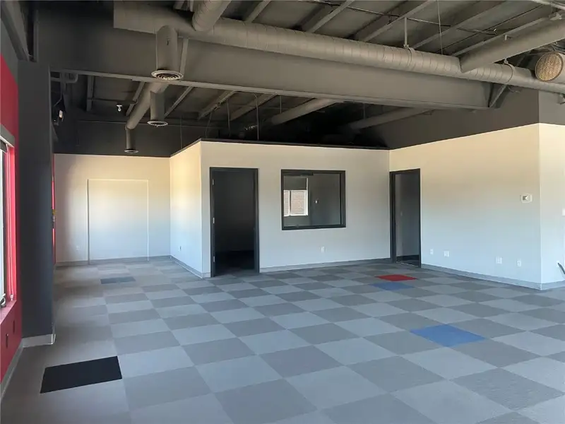 Open Office Space in Hiawatha Office Park with Off-street Parking and Nearby Amenities