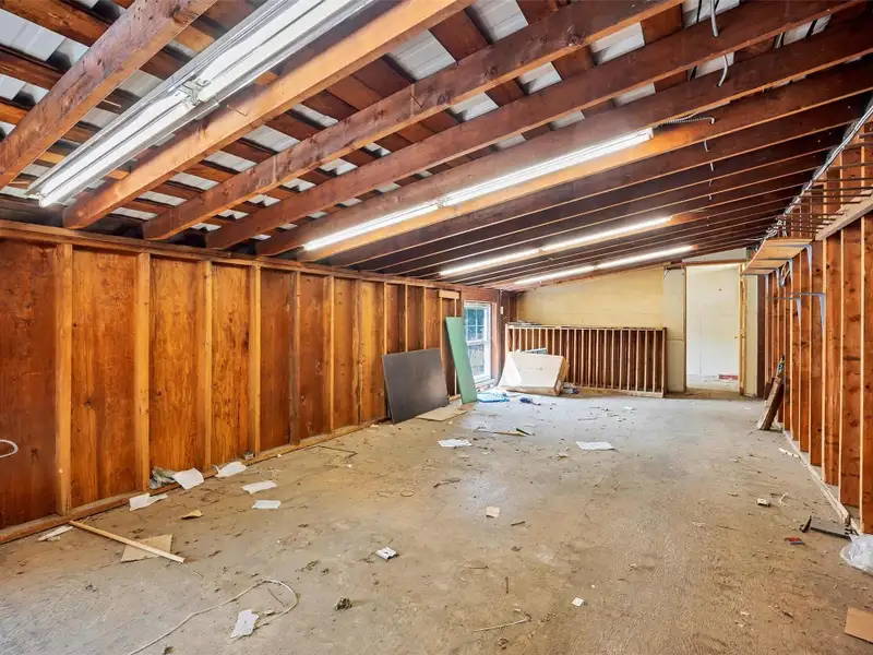 Commercial Retail/warehouse with Charming Colonial Home in High-traffic Corner Location