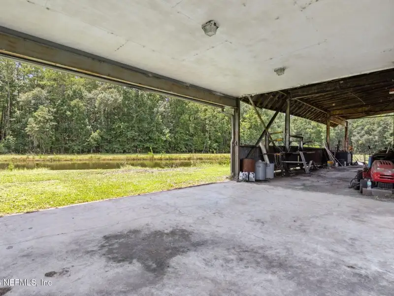 5.04-acre Mixed-use Parcel with Home and Shop in Nassau County