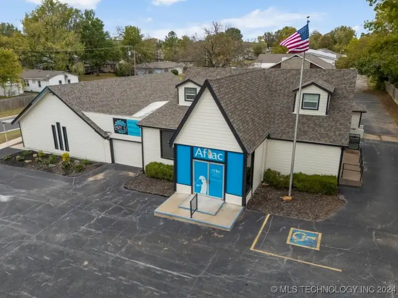 Versatile Event Center and Office Building with Conference Rooms in Prime Location