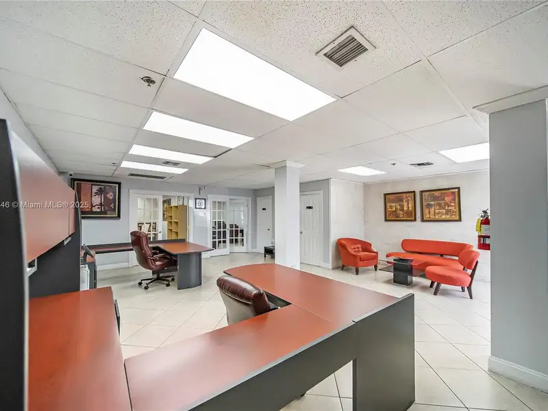 Commercial Property in Doral - Prime Location Near Miami International Airport and Amenities