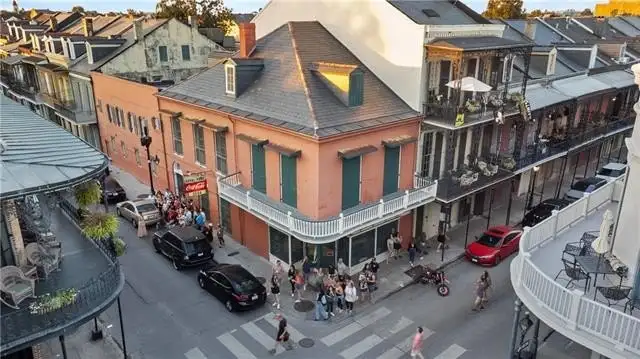 Versatile Mixed-use Property in Prime French Quarter Location