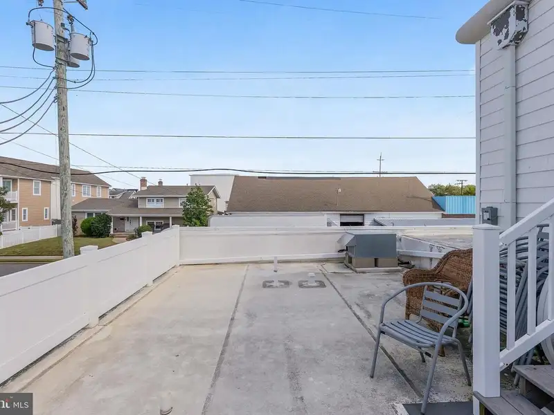 Turnkey Restaurant with Outdoor Dining and Apartment in Wildwood Crest Business District