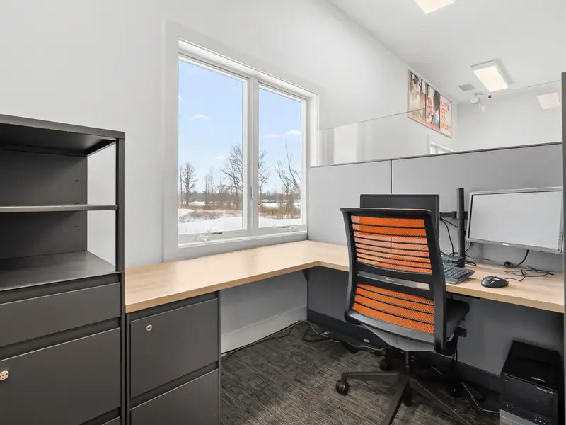 Modern Office Space for Lease in Lakeview District, Battle Creek with High Visibility