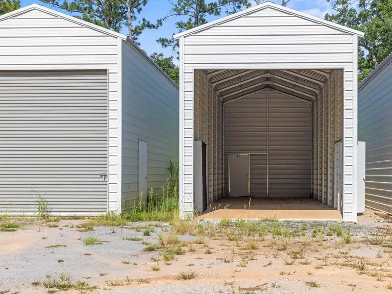 14' X 40' Dry Storage Unit Near Lake Martin with Customization Potential