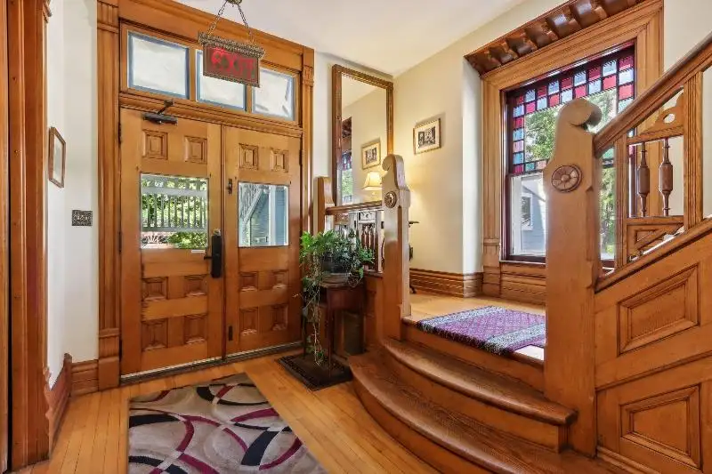 Historic Inn with Guest Suites and Motel Units in Wisconsin Dells