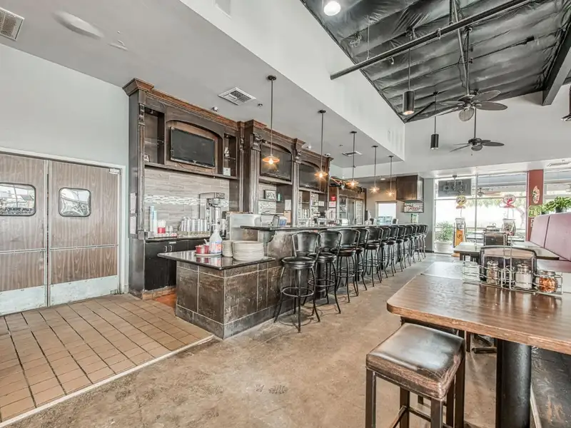 Restaurant Location for Sale with Equipment, Lease Transfer, and License in Palm & Nees Ave