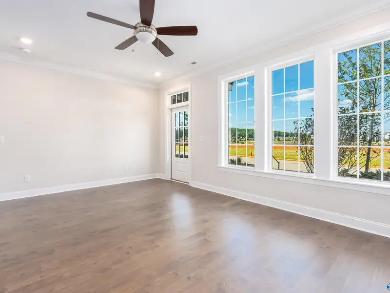 Live/work Townhome with Flex Space, 2 Primary Suites, and 2-car Garage in Prime Location