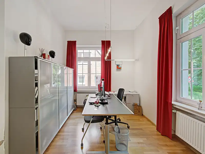 Art Nouveau Villa in Dortmund's Gartenstadt - Versatile Use for Living or Office Space