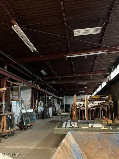Versatile 11,600 Sf Warehouse with Office Space in Canton, Oh