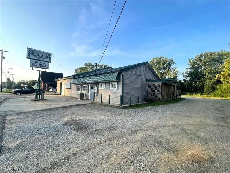 Thriving Bar and Restaurant with Drive-up Window on 1.42 Acres in Busy Location
