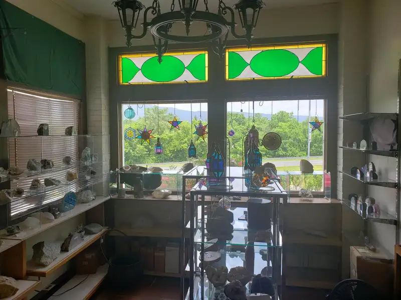 Versatile Retail Gift Shop and Cottages on 7.95 Acres with Mountain Views