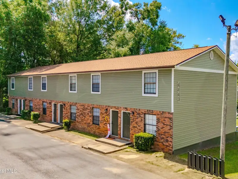 44-unit Townhome Community in Marianna, Fl with Strong Cash Flow and Future Development Potential