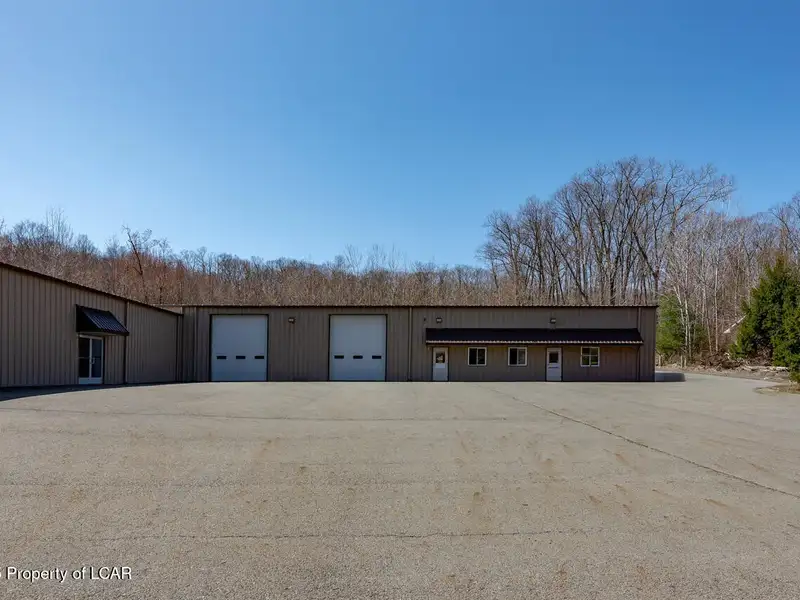 Warehouse with Overhead Doors on Purdytown Turnpike - 12,091 Sq Ft