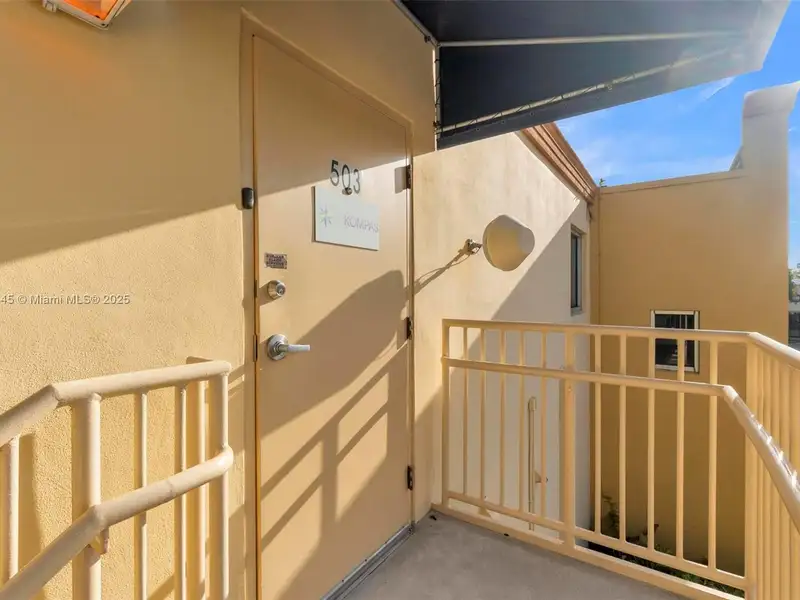 Modern 853 Sf Office Suite in Prime Fort Lauderdale Location with Parking