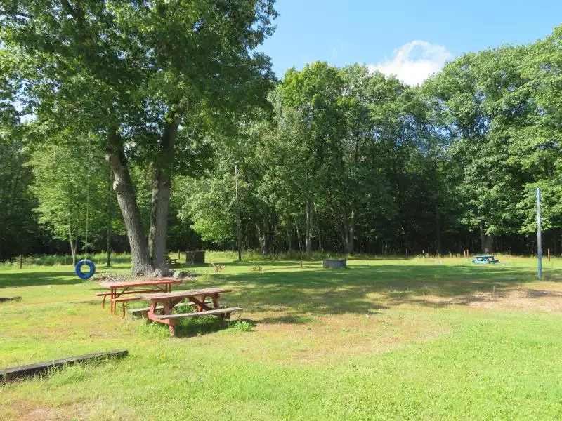 Turnkey Bar/restaurant with 2-bedroom Apartment and Development Potential in Northwoods