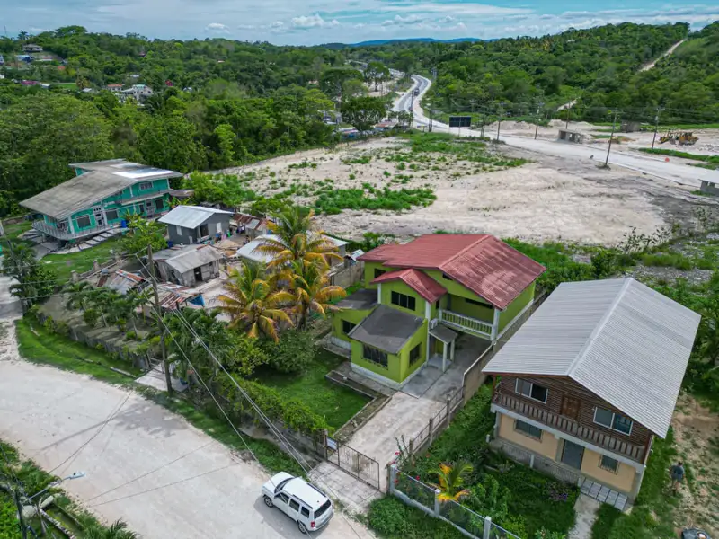 Versatile Residential/commercial Property in Kontiki Area, San Ignacio