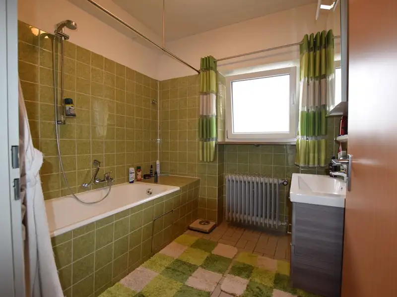 Restaurant and Guest Accommodation with Owner's Apartment in Modernized Facility