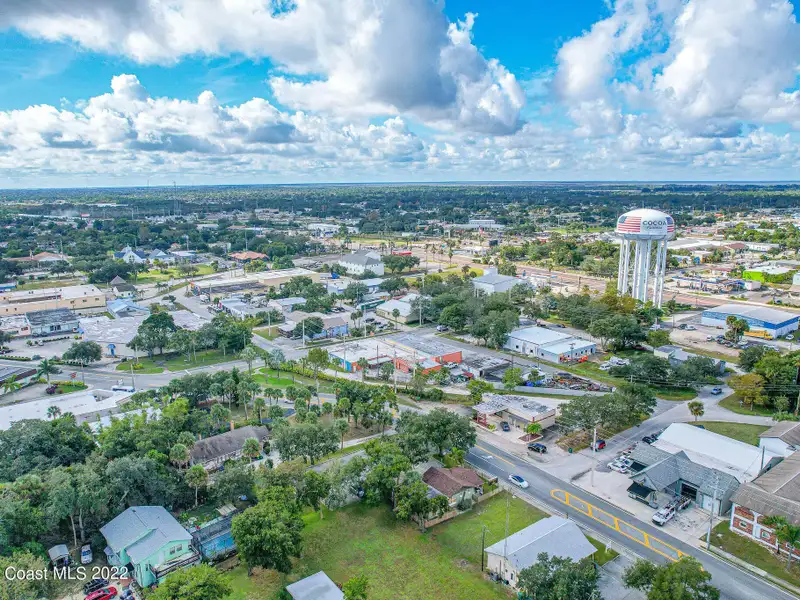 Versatile 1,092 Sq. Ft. Commercial Building Near Cocoa Village with Ample Parking