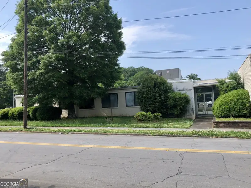 Office Space for Sublease in North Rome - 4,400 Sq Ft with 15+ Offices