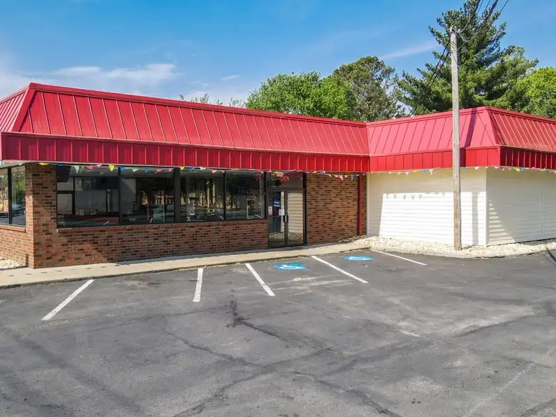 Prime Commercial Restaurant Space in High-traffic Location, 2915 Sq. Ft.