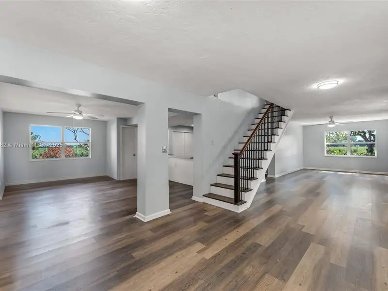 Remodeled 5-bedroom Home on 1 Acre in Redlands Near National Parks