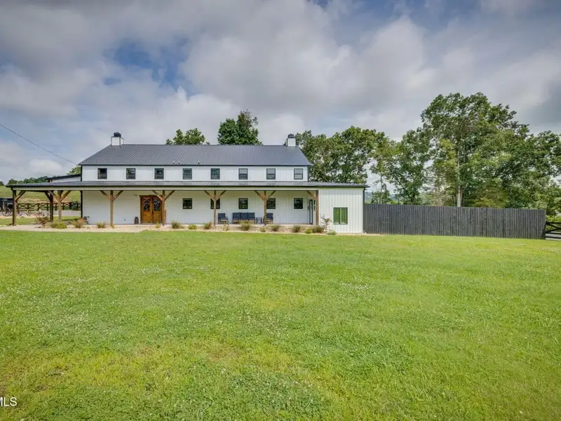 Custom Barndominium on 3 Acres with Pool and Income-generating Garage in Tennessee