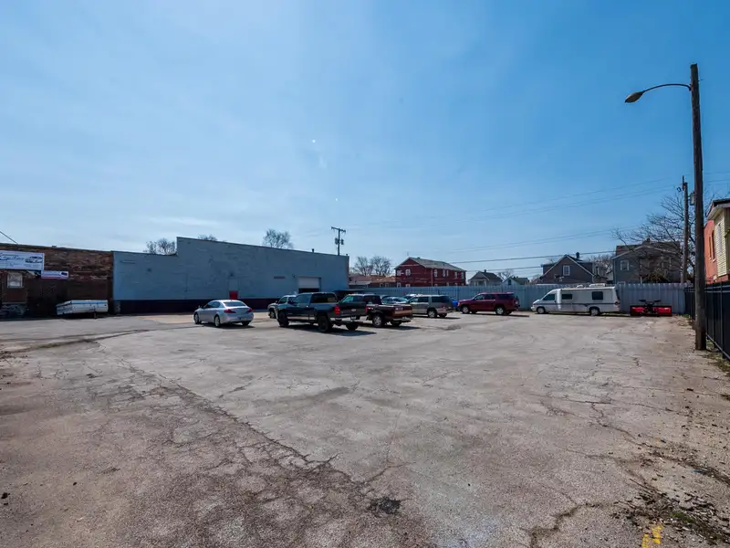 Mixed-use Property with 1-bedroom Apartment in Well-maintained Building