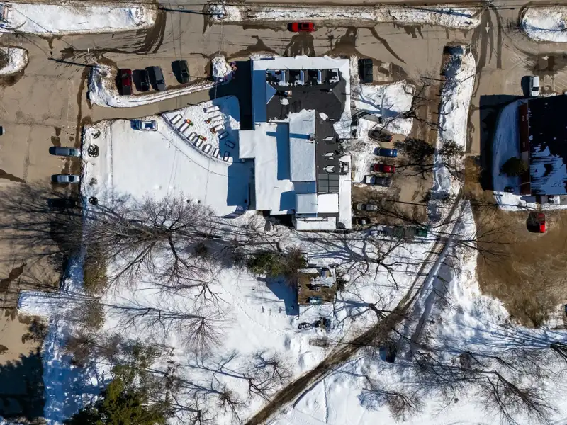 Multi-use Property with Restaurant, Brewery, and Guest Rooms Near Mt. Washington