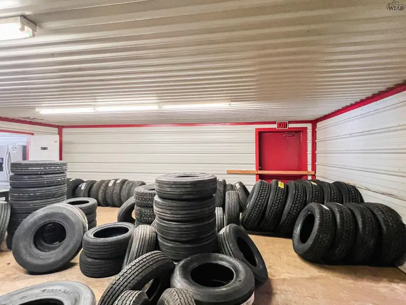 Turn-key Auto and Truck Service Business with Inventory and Equipment in Olney, Tx
