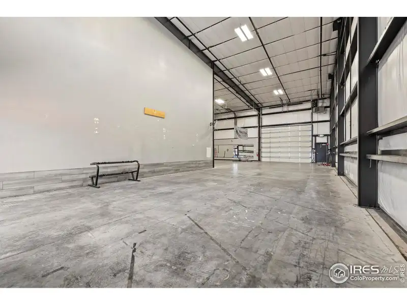 Versatile Office/warehouse in Highland Industrial Park, Windsor - Ideal for Various Business Uses