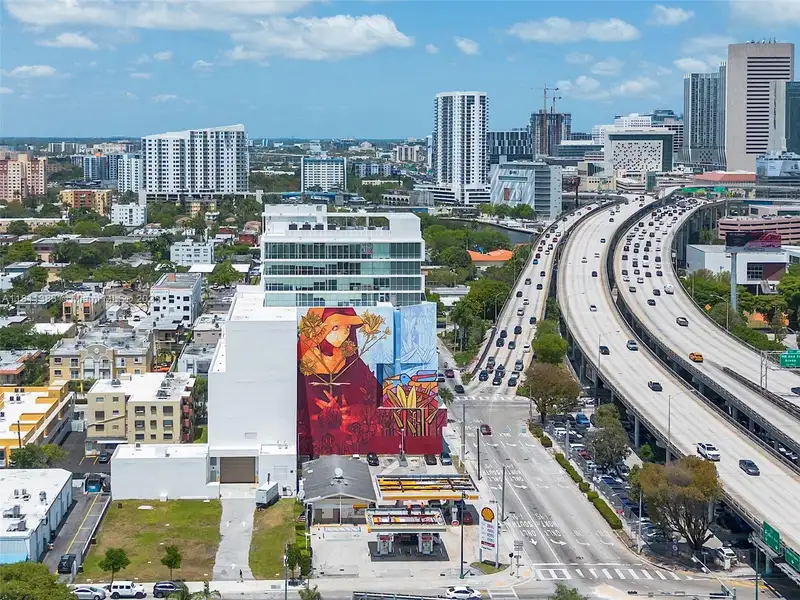 85sf Professional Office Space on 12th Floor Near I-95 and Brickell Area