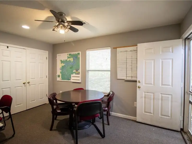 Commercial Building with Office Space Near Hwy 12, Close to Beaver Lake and Prairie Creek Marina