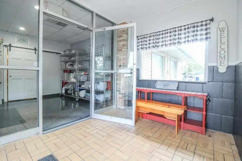 Turn-key Restaurant Building on 1.58 Acres with Ample Parking and Kitchen Facilities