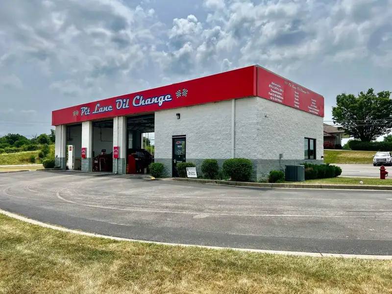High-traffic B-3 Zoned Commercial Property on Lexington Rd. with Automotive Facility