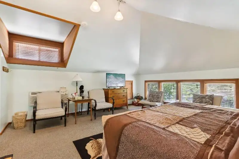 Turnkey B&b and Event Center in Wisconsin Dells with 17 Guest Suites
