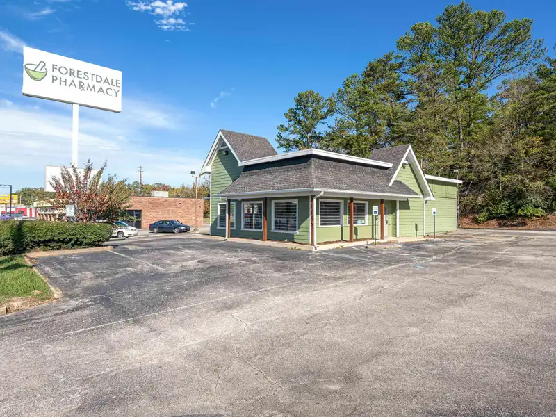 Flexible Use Commercial Property in Updated Condition, Former Fast Food and Pharmacy Location